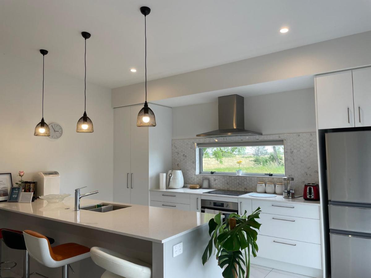 Holiday House Mount Maunganui Bagian luar foto