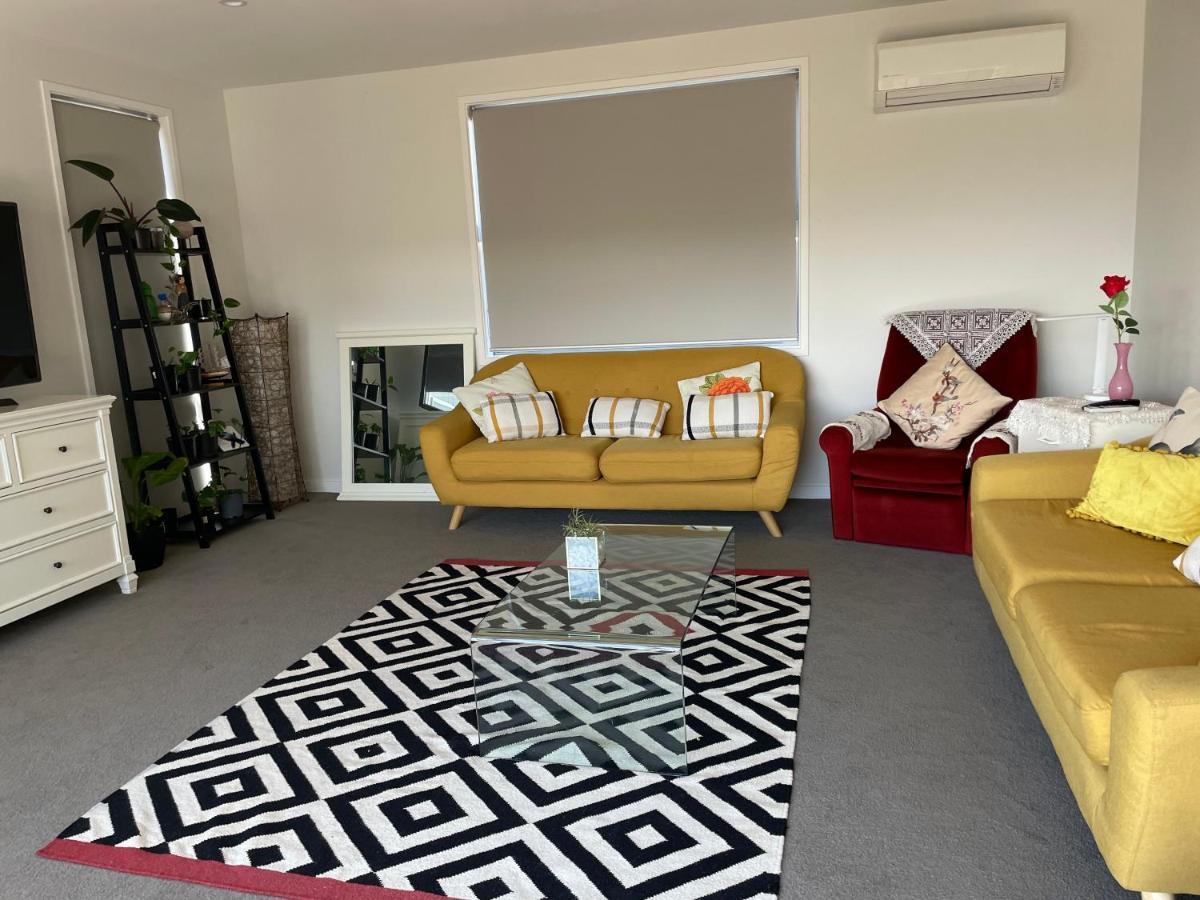 Holiday House Mount Maunganui Bagian luar foto